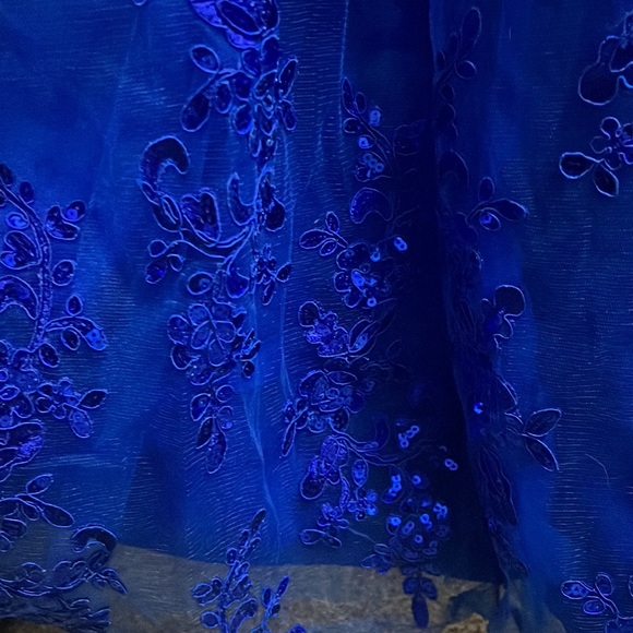 HEBEOS Prom Sheath/Column Lace Straps Sleeveless Sweep/Brush Train Dresses - Picture 4 of 5